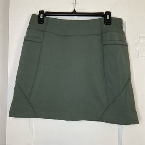 Athleta Salutation skort size M